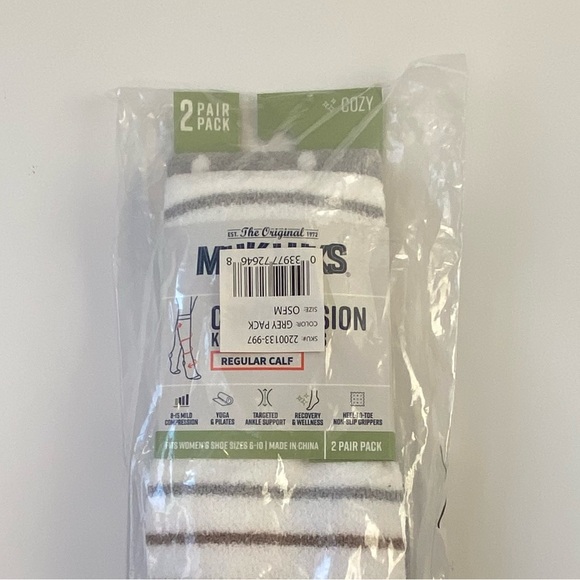 MUK LUKS 2 Pair Compression Knee High Socks, Grey-Stripes, Regular Calf Sz: 6-10 - Picture 7 of 10